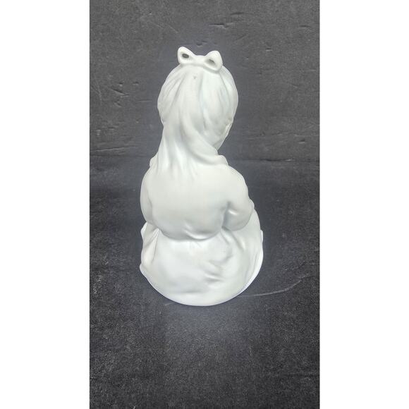 AK Kaiser Germany Bisque Porcelain Seated Girl with Dove Figurine White 806 - Picture 4 of 8